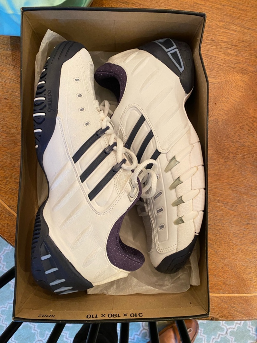 Barely worn Adidas Womens Barric Tennis Sneakers size 8.5